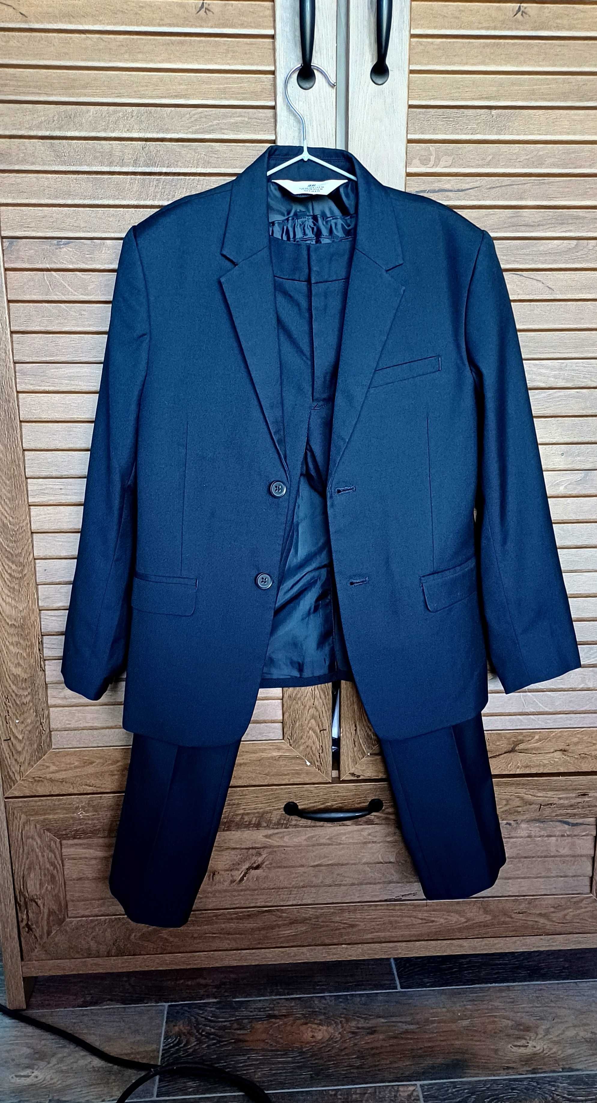 Нов детски официален костюм "H&M", 134см. (8-9 год.)