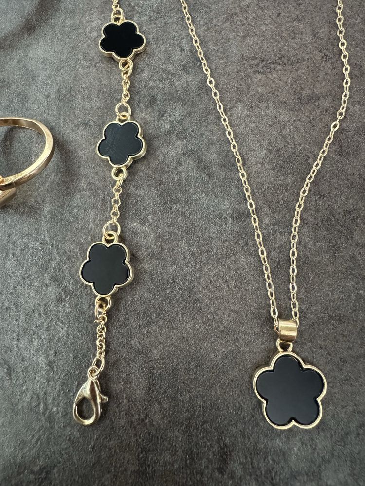 Сет от 5 бр. Дамски Бижута с Черни и Бели Детелини в Стил „Van Cleef“