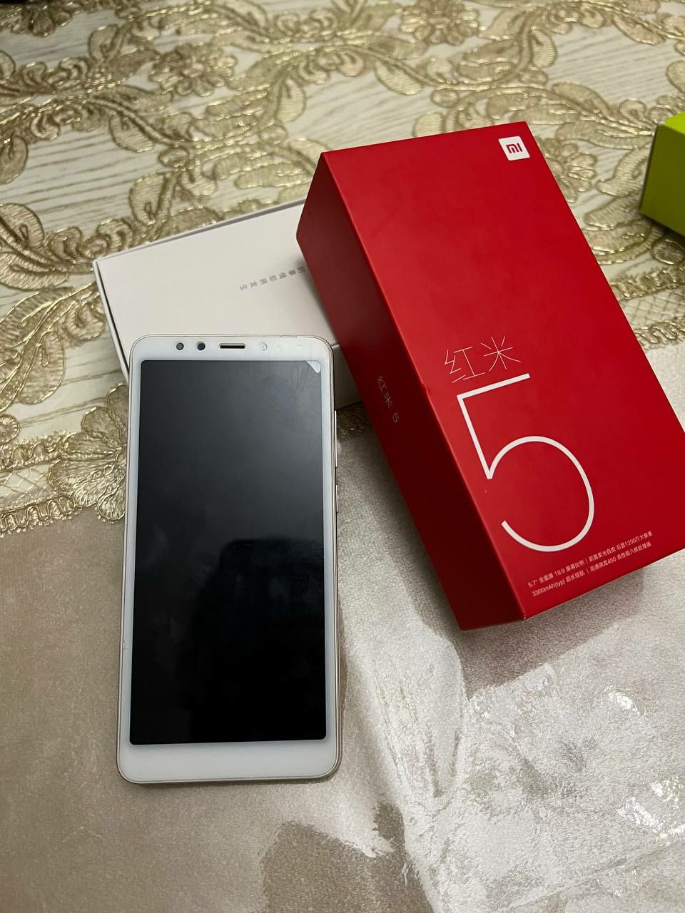 Redmi 5 16/gold срочно!!