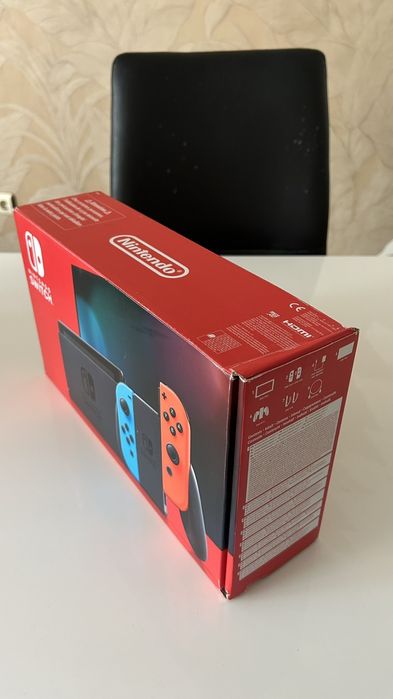 Nintendo Switch – Red & Blue (конзола + комплект аксесоари)

Продавам