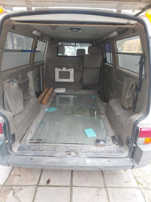 Стъклена врата без каса