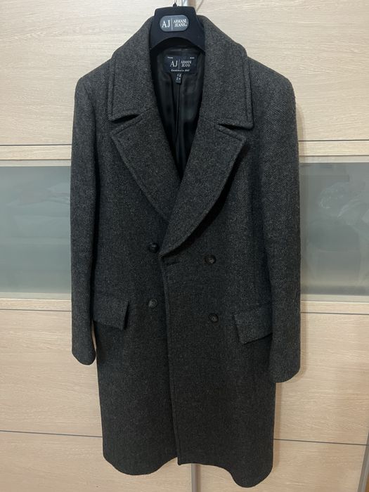 Продам пальто Versace jeans