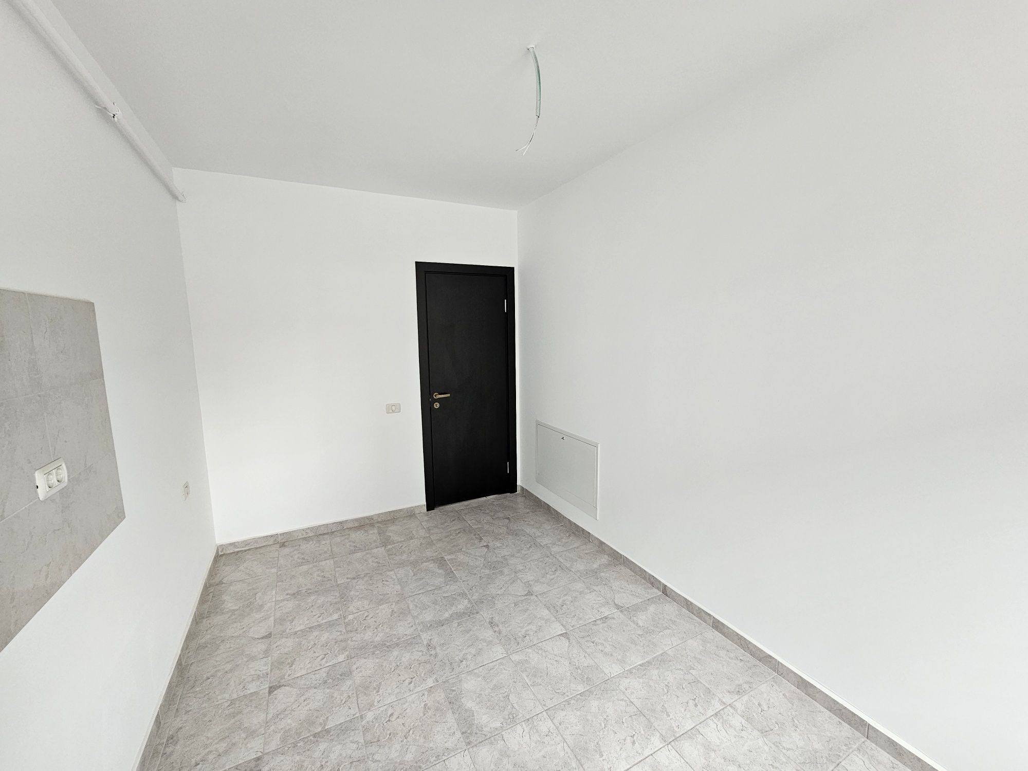2 camere decomandat + loc de parcare privat