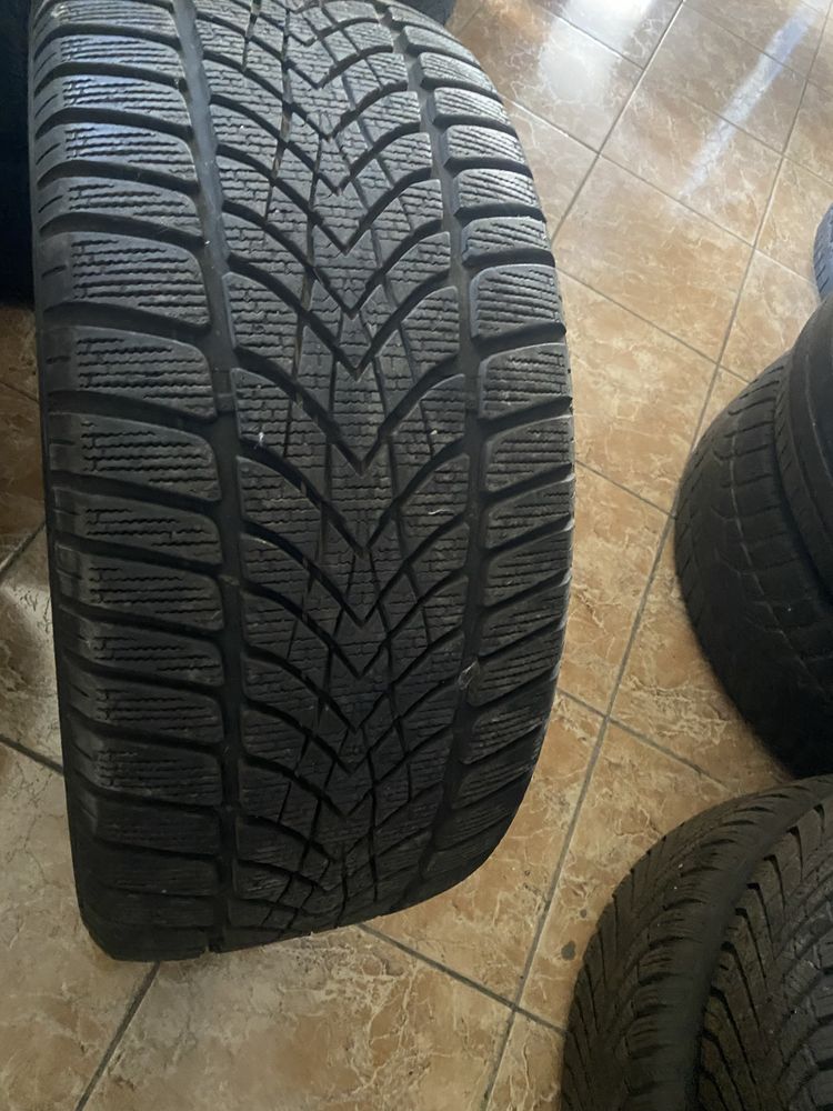 Шины Dunlop 245/45/17, 4шт
