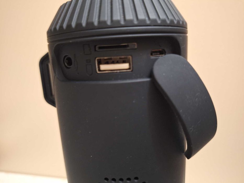 Boxa portabila New Rixing cu Bluetooth, USB si lanterna