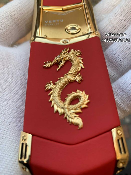 Vertu Signature S cu Piele Roșie și Dragon — Lux și Putere Unică