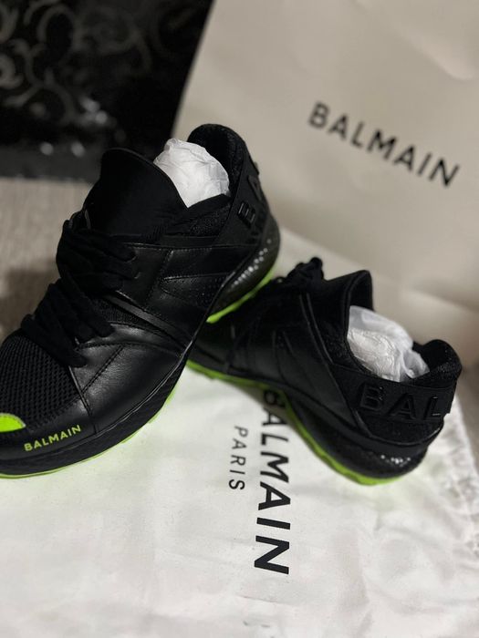 Vând adidași - BALMAIN 
  ‼️ Marimea - 41 ‼️
Adidași super mișto,