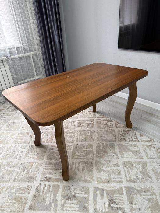 Продам стол длинной 1,8