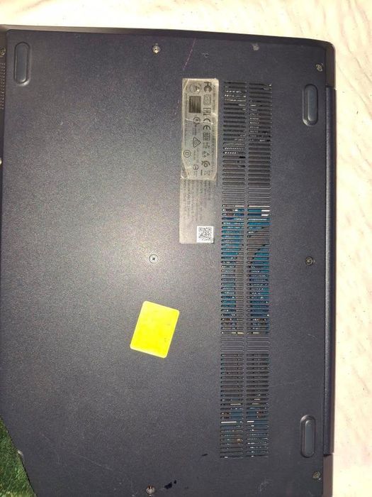 Laptop IdeaPad 3 display spart