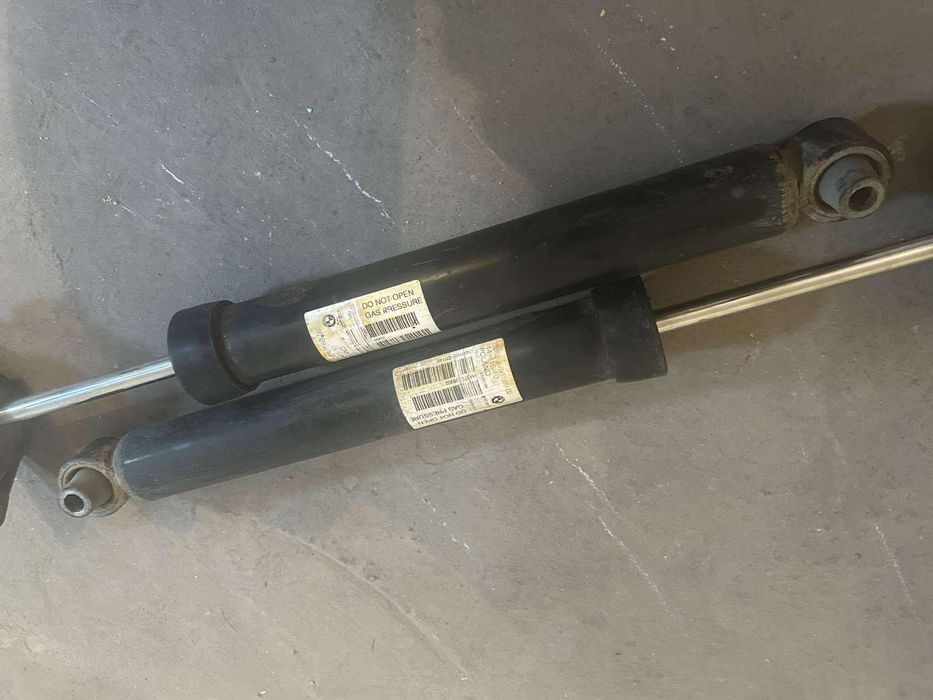 Оригинални задни амортисьори BMW F30