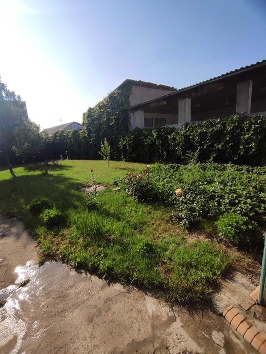 Участок Бектемир район 6.4 сотих 6 комнат хорошим ремонтом