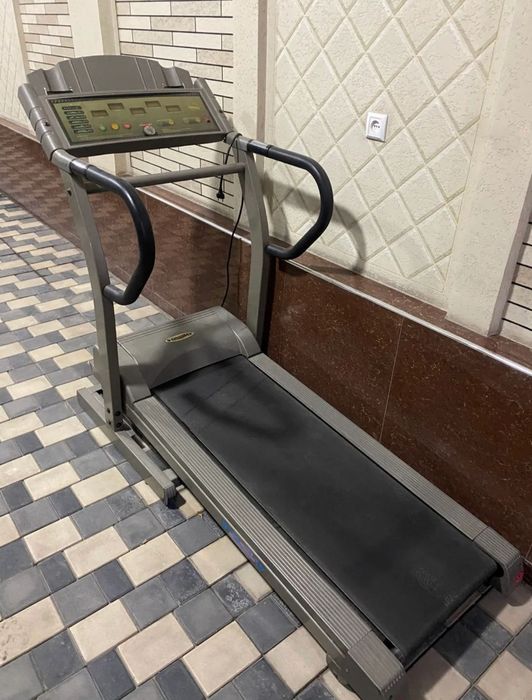 Продам электрическую беговую дорожку Stingray. В отличном состояние