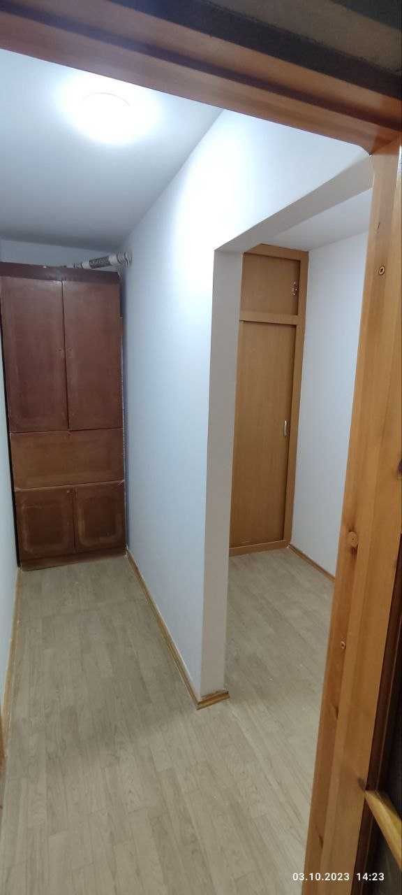 1-etaj 2-xonalik Ijaraga beriladi Сдаётся 2-х комнатная на 1-ом этаже.