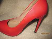 Официални червени дамски кожени обувки на ток номер 36