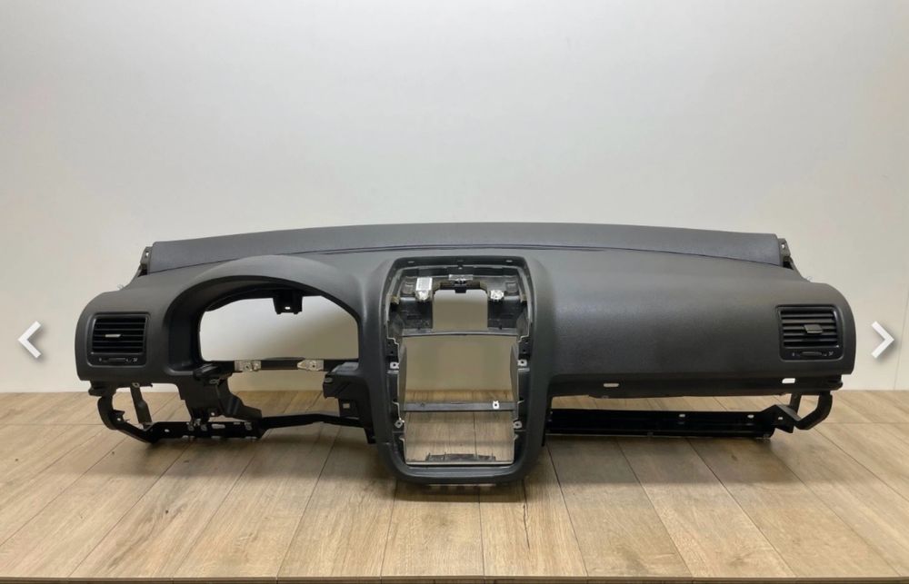 Plansa bord VW Golf 5