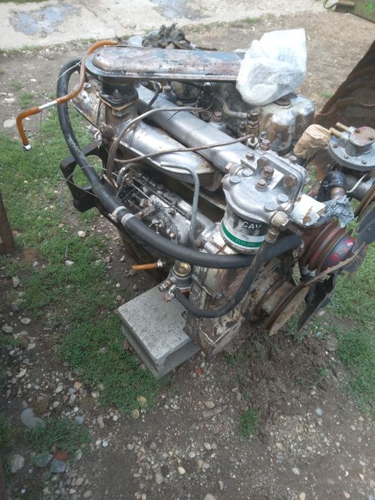 Vând tractor Renault super