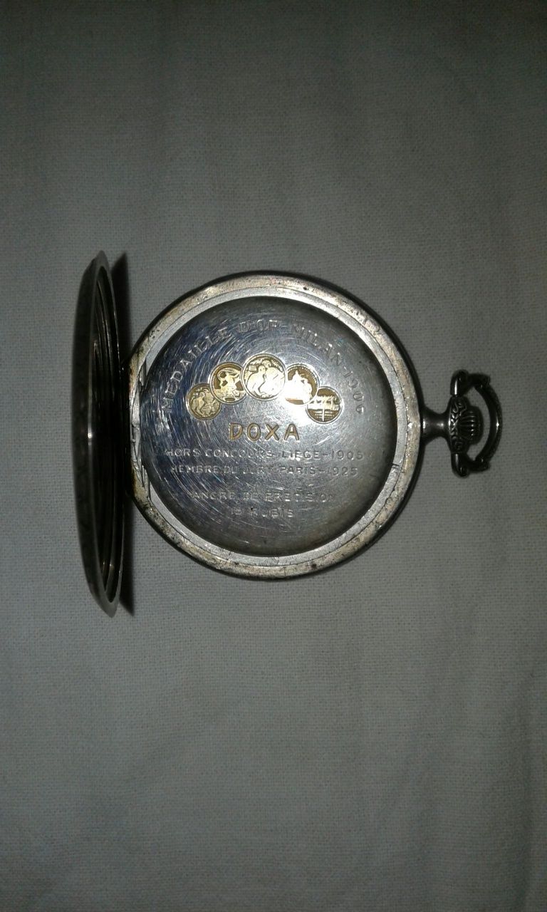 Карманные часы DOXA
