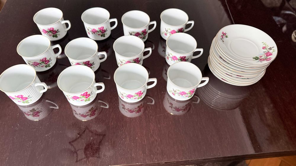 Vând serviciu de cafea