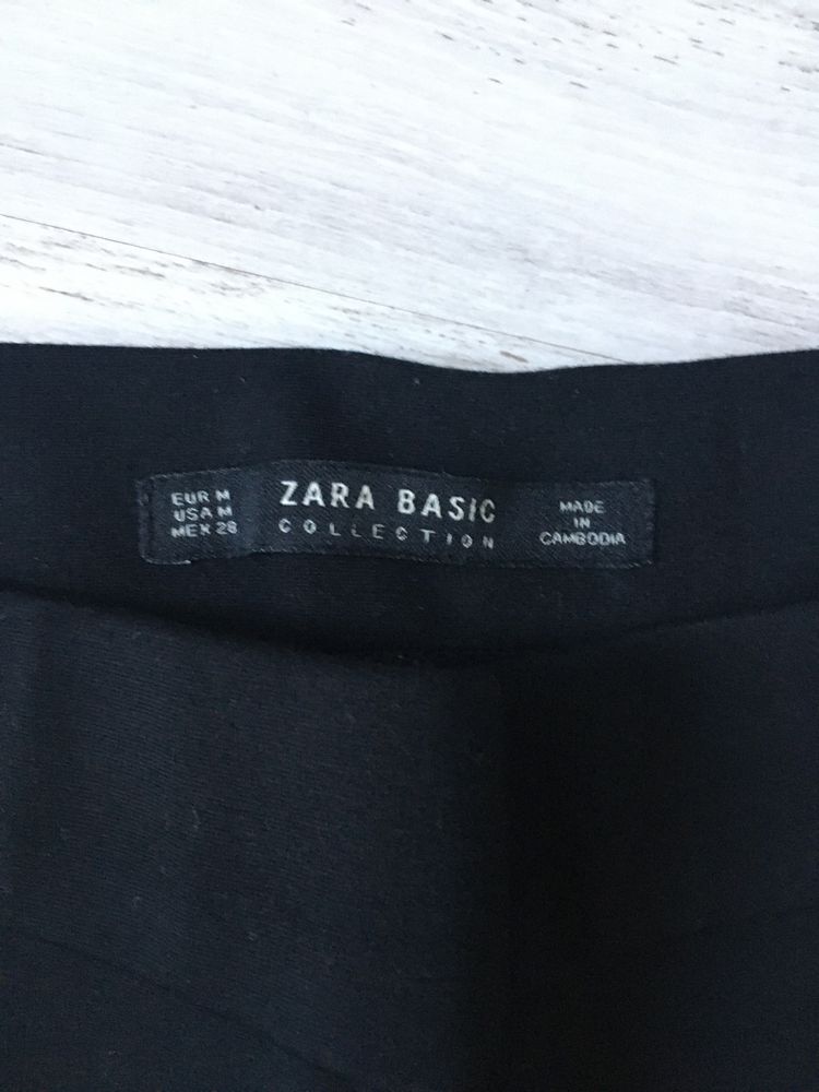 Pantaloni zara