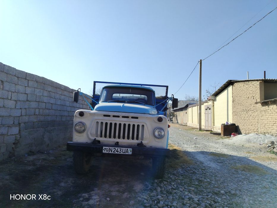 газ 53 сотилади.