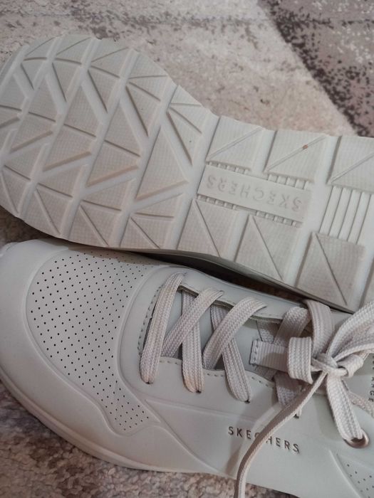 Дамски обувки на скечерс 39н