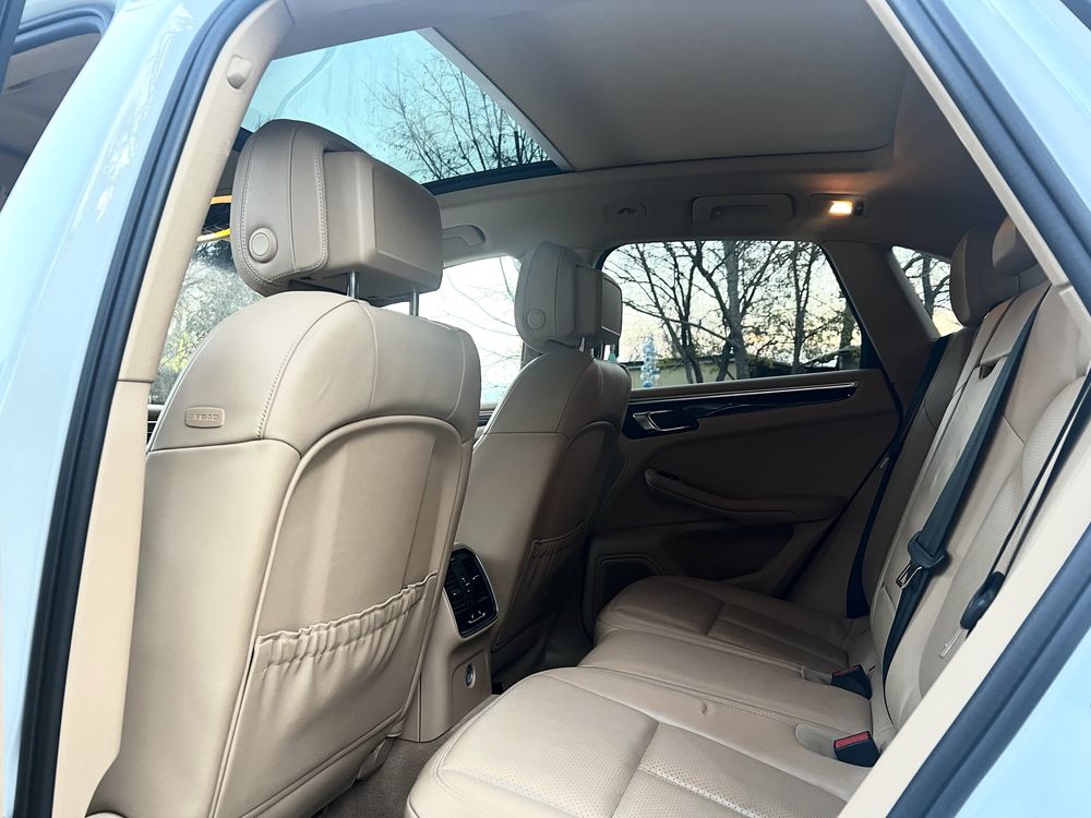 Porsche Macan v8