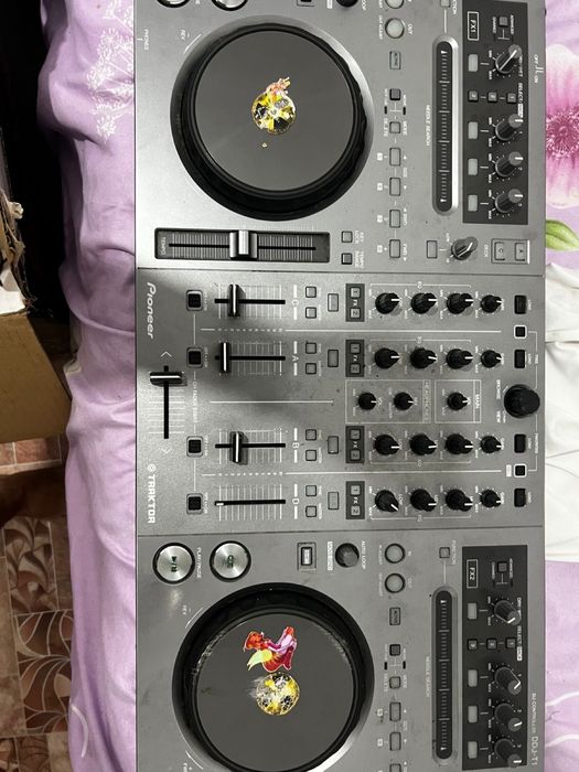 DJ-контроллер Pioneer