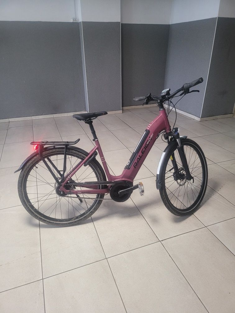 Inchiriem biciclete electrice / angajam curieri Glovo Bolt Tazz