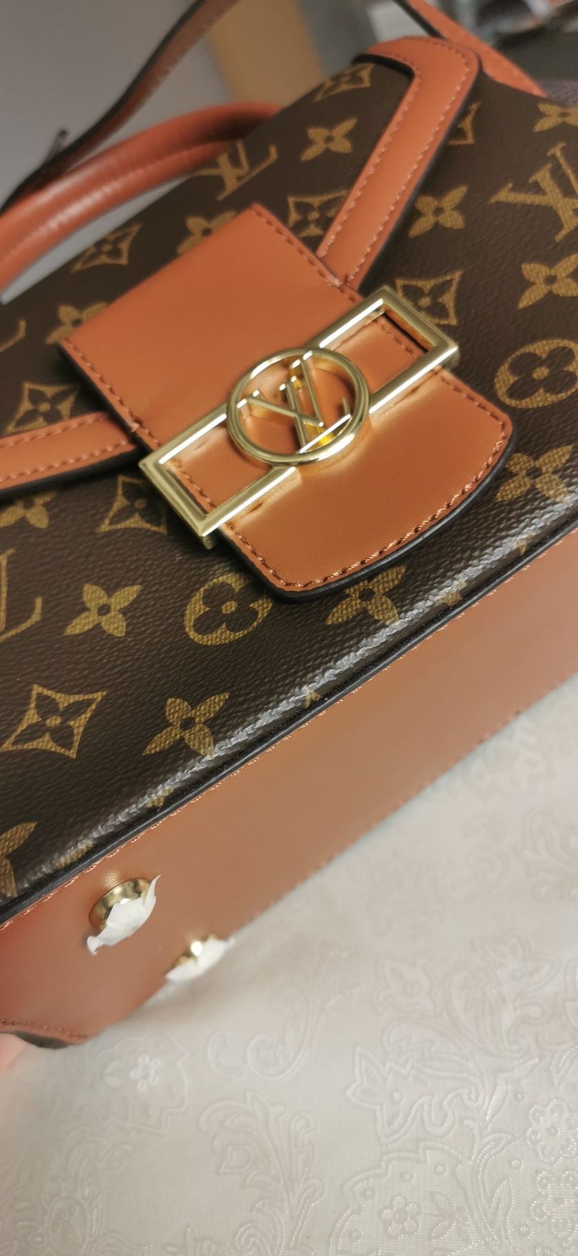 Чанта LOUIS VUITTON естествена кожа шита