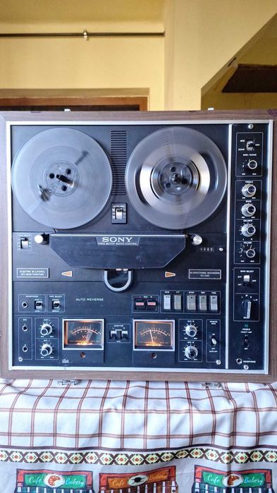 Magnetofon Sony TC730.