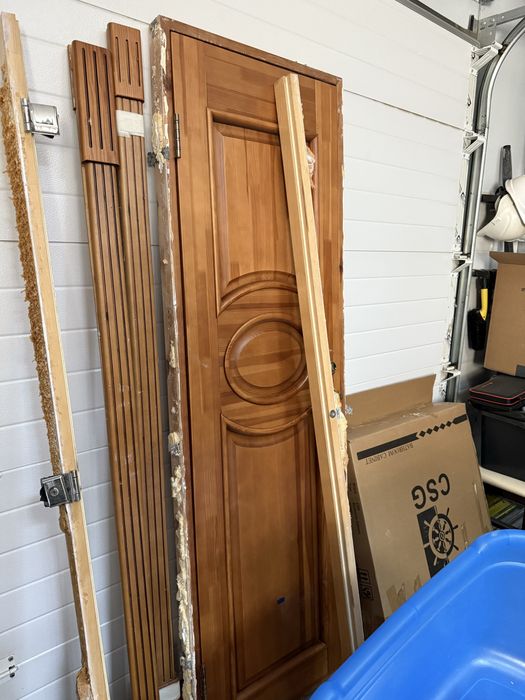 Продам дверь в хорошем состоянии