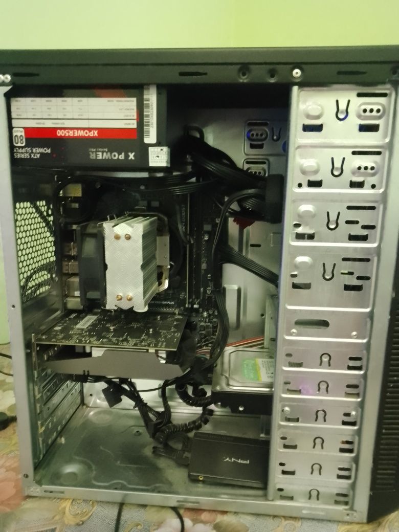 PC i3 9100/rx550 4gb/DRR4 8GB OZU/1 TB HDD/120 GB SSD