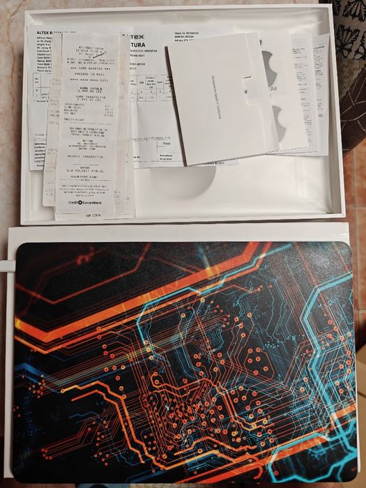 Vand Macbook Air M1 impecabil