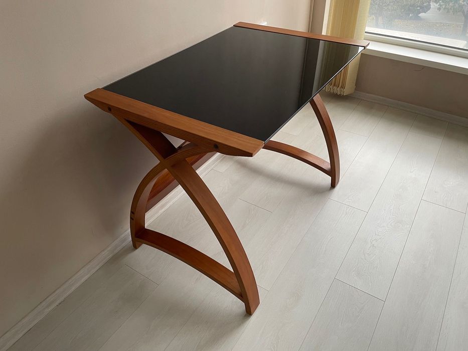 Бюро красиво елегантно и луксозно