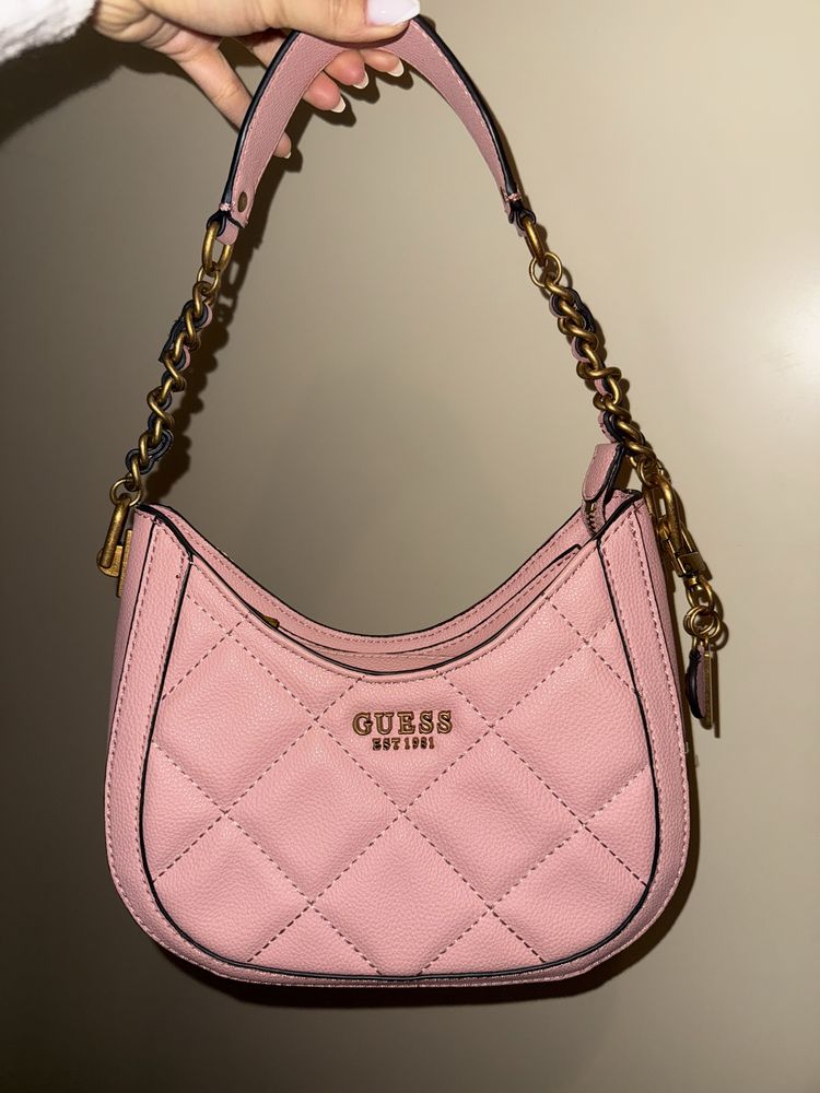 Оригинална дамска чанта Guess