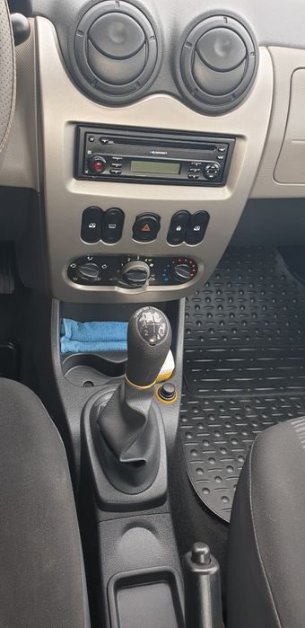 Vând Dacia logan 1.4 benzina an 2008