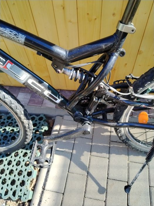 Vind bicicleta de dama La strada și  bicicleta pt copii defecta