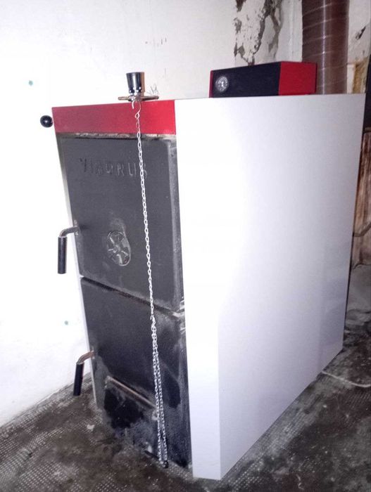 Vând  centrala Viadrus 500 W și centrala electrică Protherm 6-28 kw.