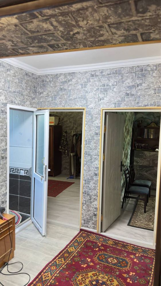 Продаётся-Сотилади:квартира-Ориентир Shashlik sity.2 этажка-1 этаж
