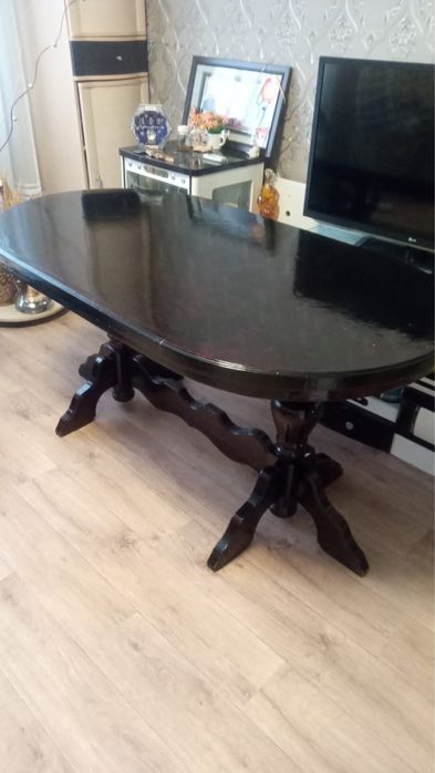 кухонный деревянный стол