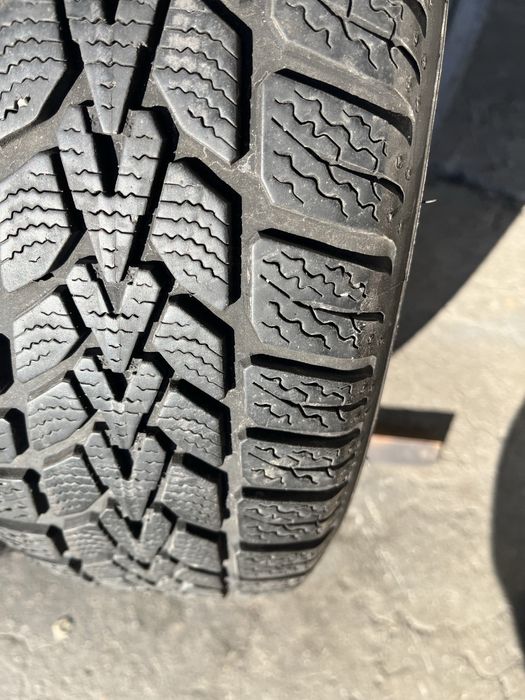 2 бр. зимни гуми 175/70/14 Dunlop DOT 1619 5,2 mm