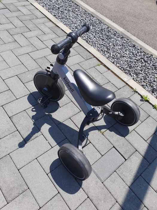 Vand bicicleta cu pedale