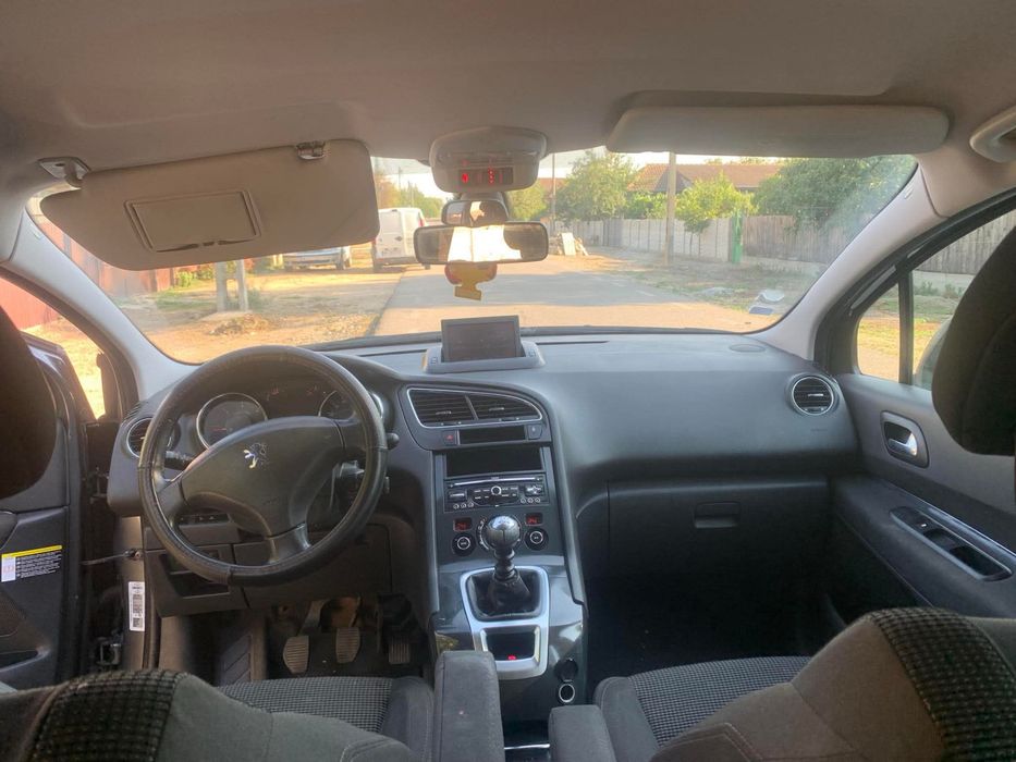 Vand peugeot 5008 2010