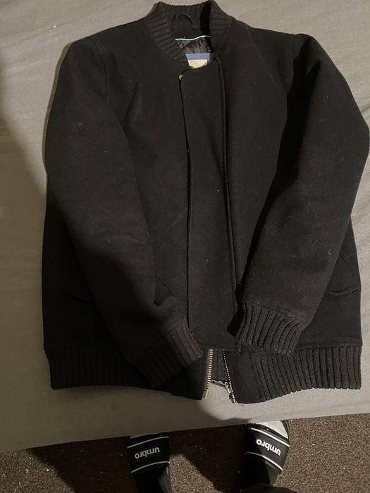 Vând jacheta tip palton