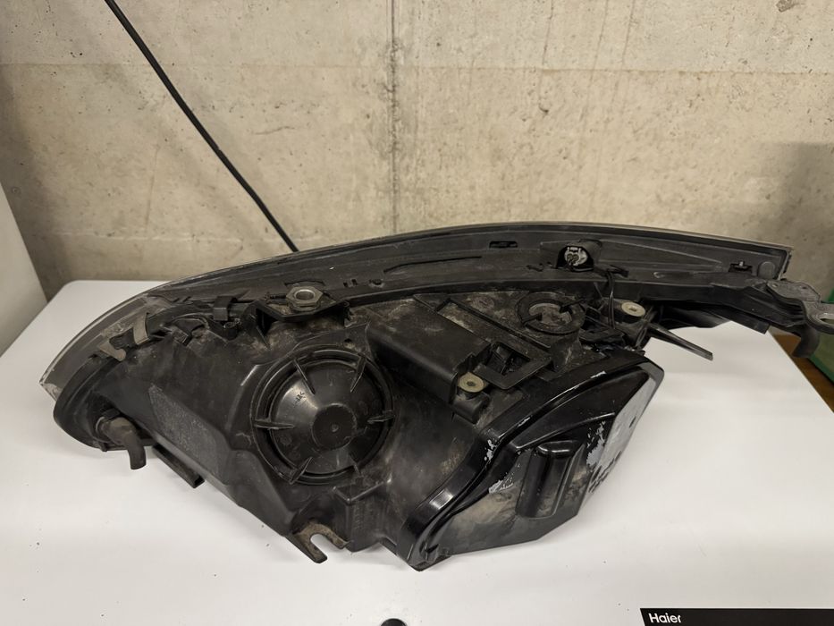 Десен Фар за БМВ Е60 dinamic (завиващ) с ксенон D1S