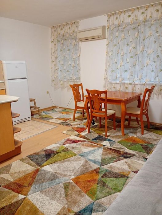 Тристаен апартамент, под наем, Генерали