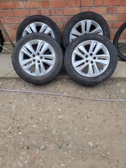 Vând set cauciuc Michelin special pentru sezonul rece (de iarnă)