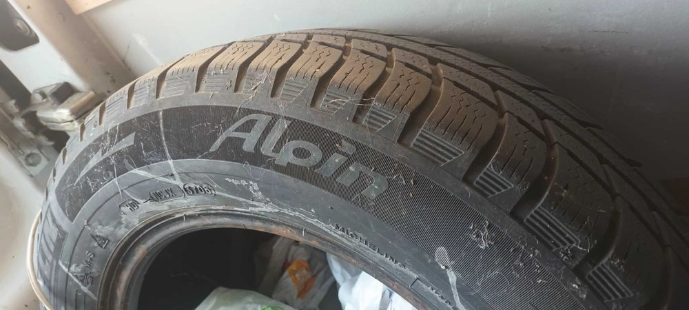 Зимни гуми 195,65,15,втора употреба