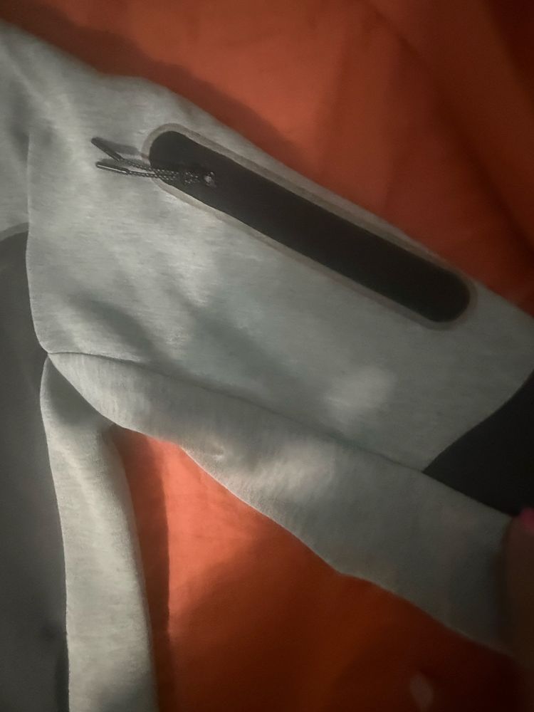 Оригинален спортен екип Nile Tech fleece S р-р лимитирана серия ,