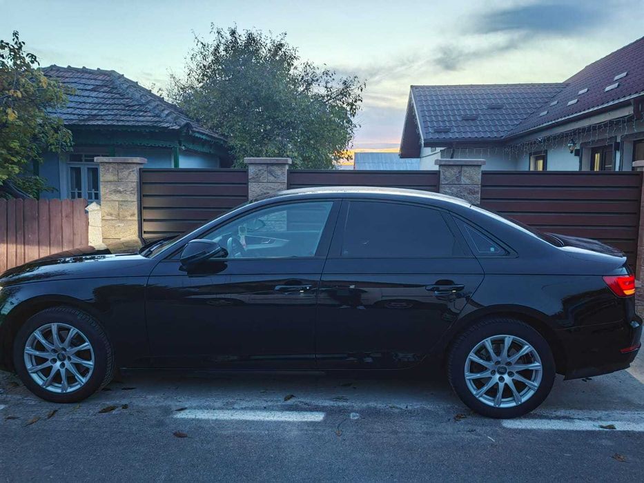 Vand Audi A4, 2017 luna a10a